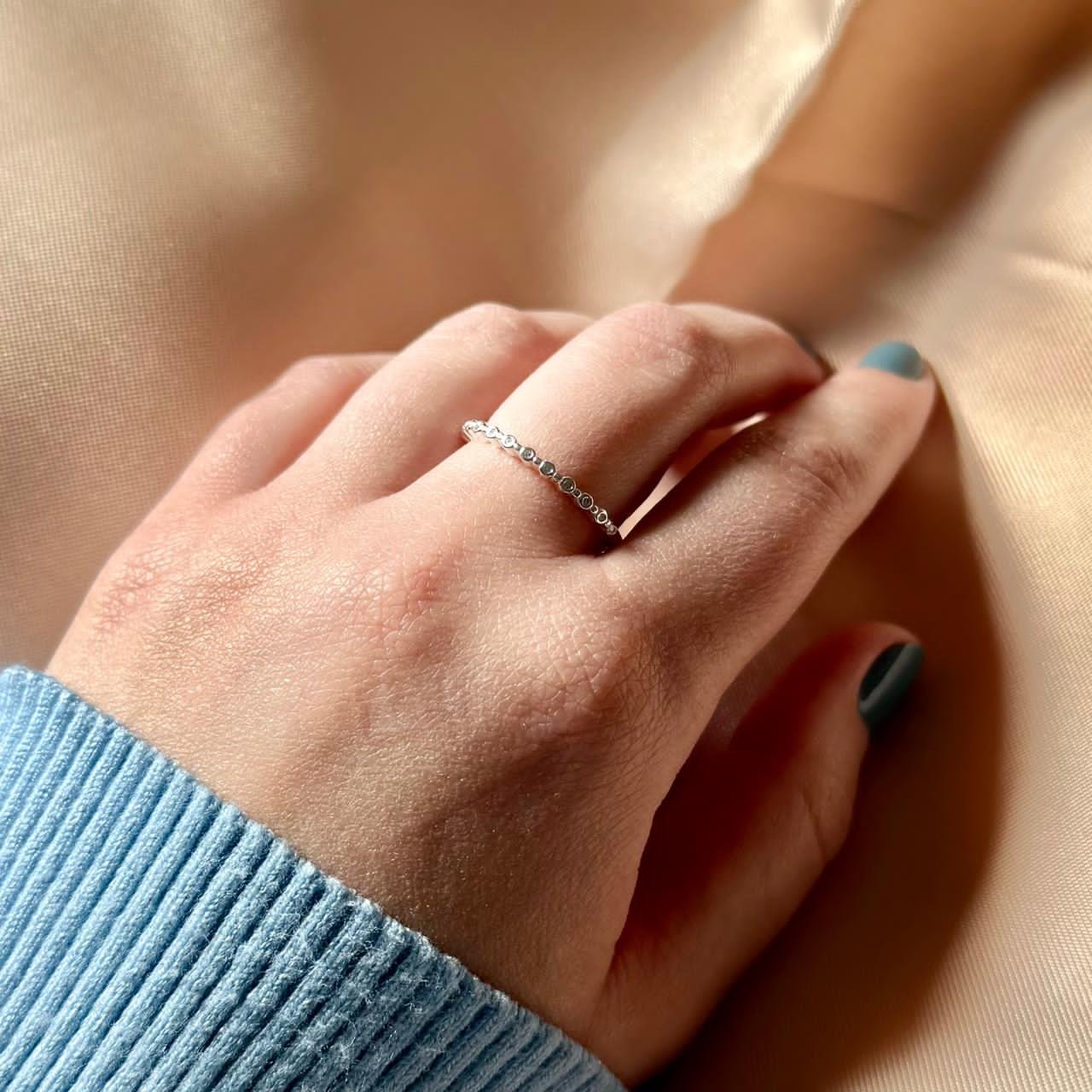 Anel Meia Aliança Aro Bolinhas