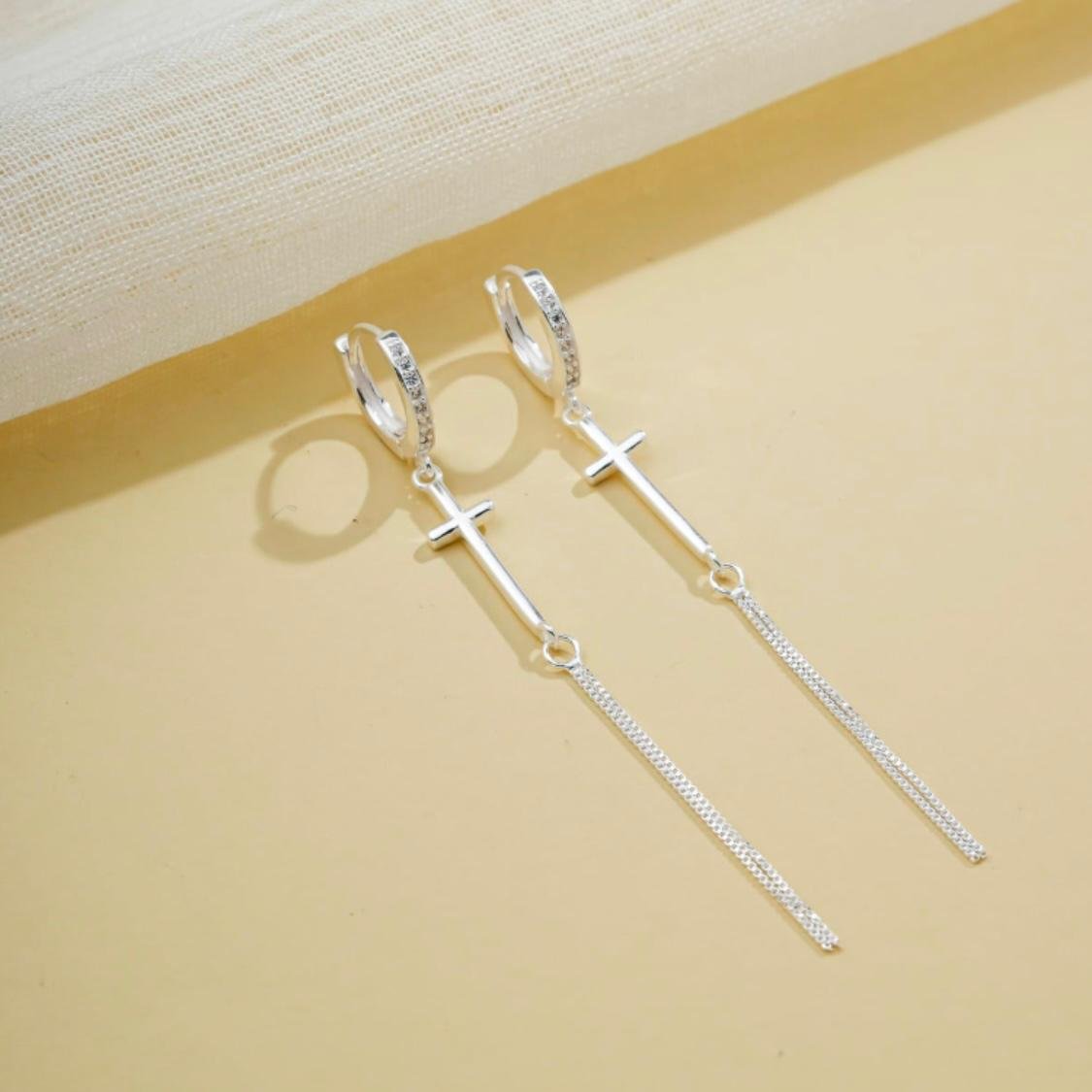 Brinco Argola Cruz c/ Corrente