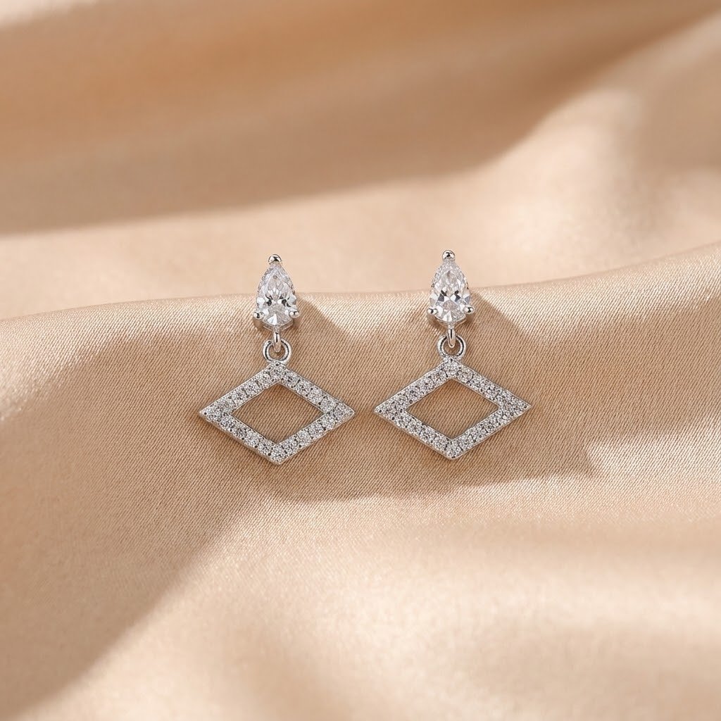 Brinco Geométrico Cravejado