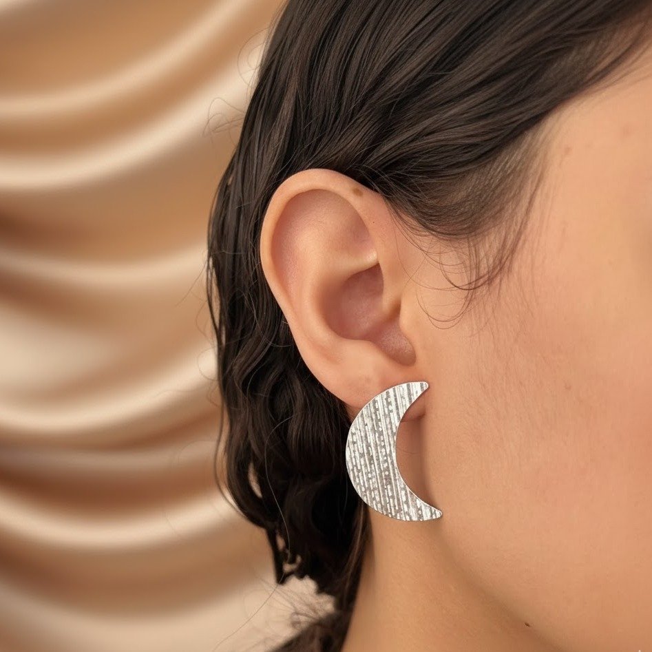 Brinco Lua Martelado + Caixinha de presente