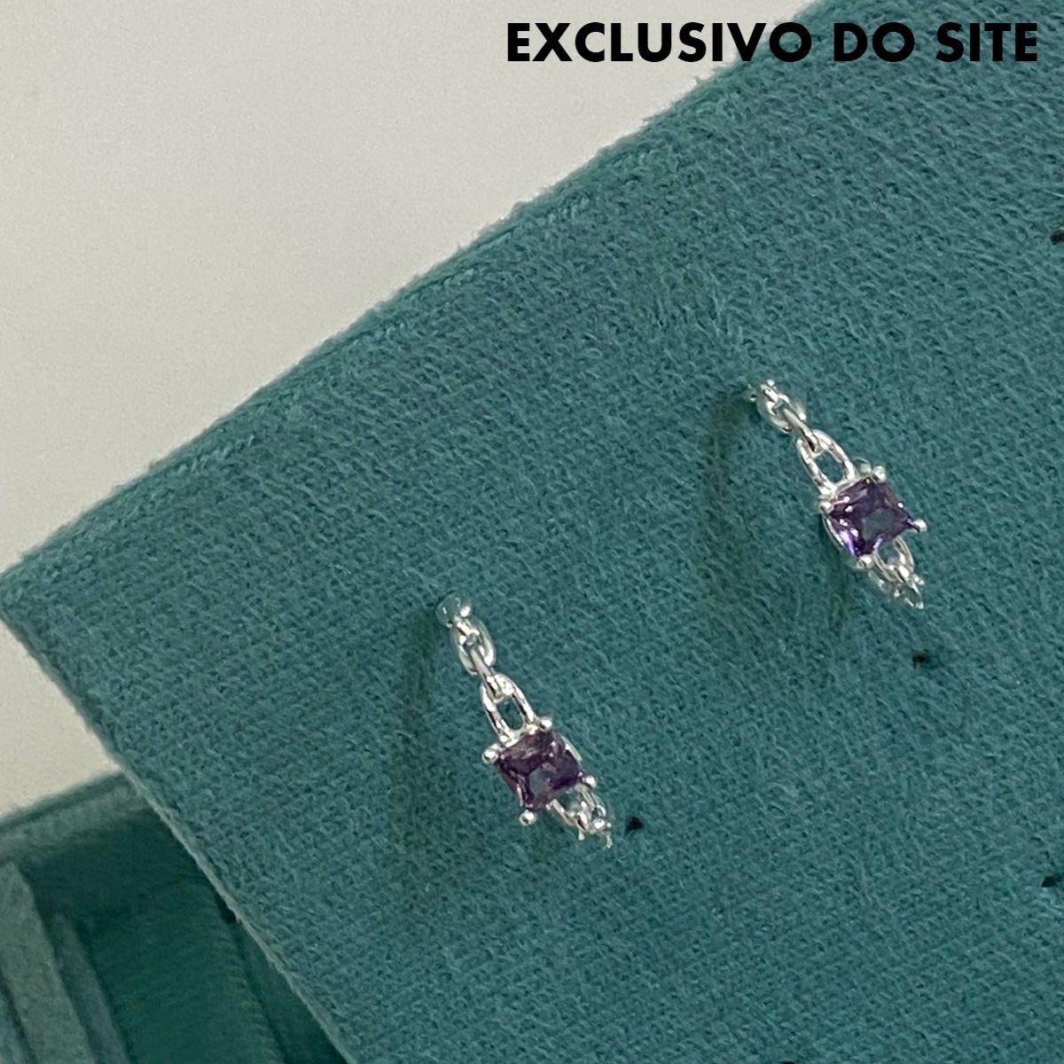 Brinco Meia Argola Zircônia