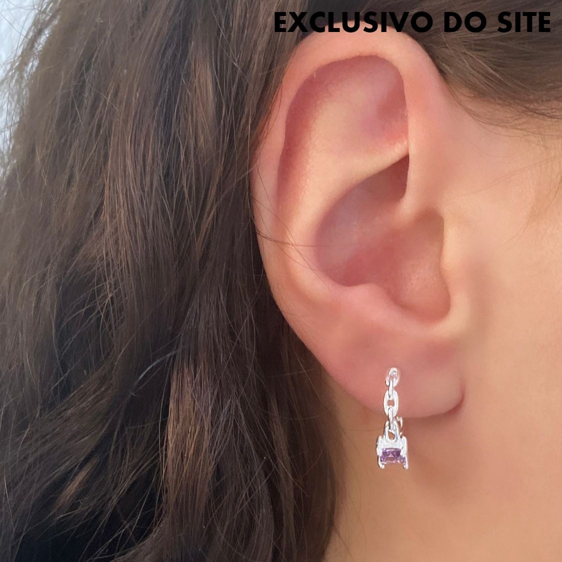 Brinco Meia Argola Zircônia