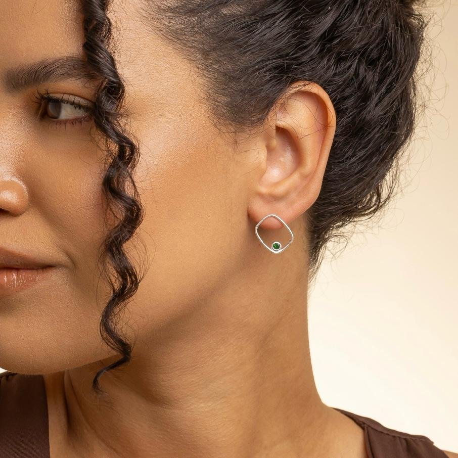 Brinco Quadrado Ponto de Luz Verde