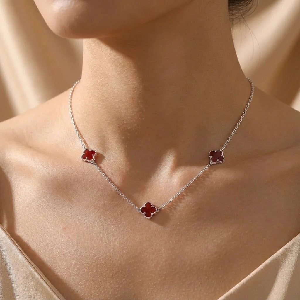 Colar Trevo Vermelho