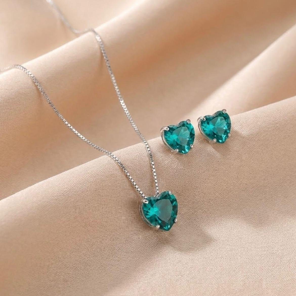 Conjunto Zircônia Mini Coração – Prata 925 | Brincos + Pingente + Corrente 45 cm